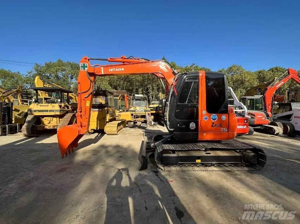 Hitachi ZX 75 소형 굴삭기 7톤 미만