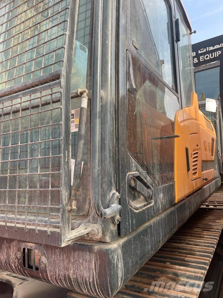 Hyundai HX225S L 대형 굴삭기 29톤 이상
