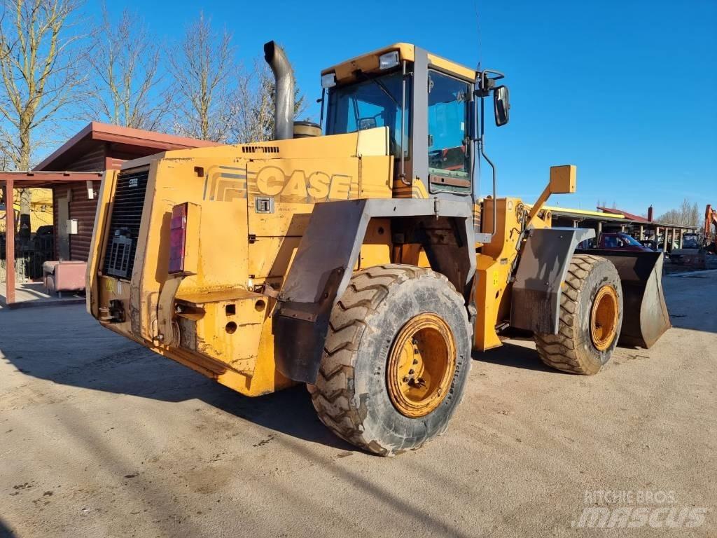 CASE 821 C  휠로우더