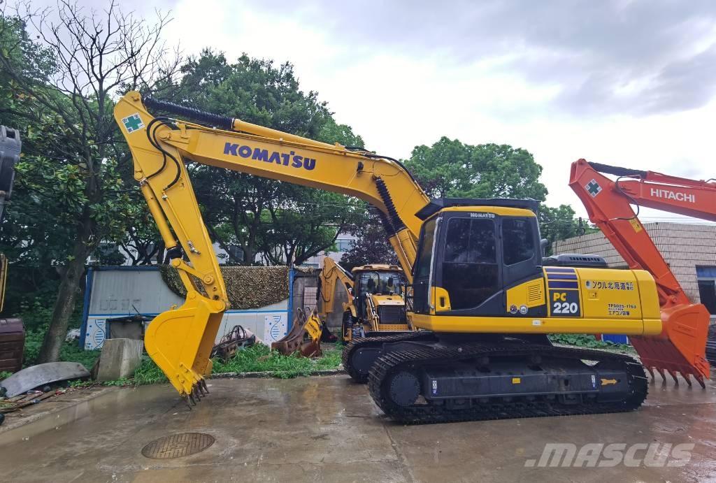 Komatsu PC 220-7 대형 굴삭기 29톤 이상