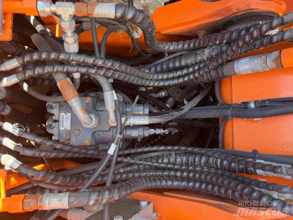 Doosan DX 170 W  휠 굴삭기
