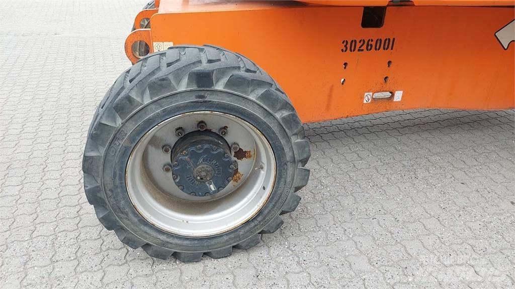 JLG E800AJ 관절형 전동이동 리프트