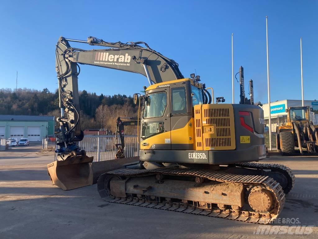 Volvo ECR 235 D 대형 굴삭기 29톤 이상