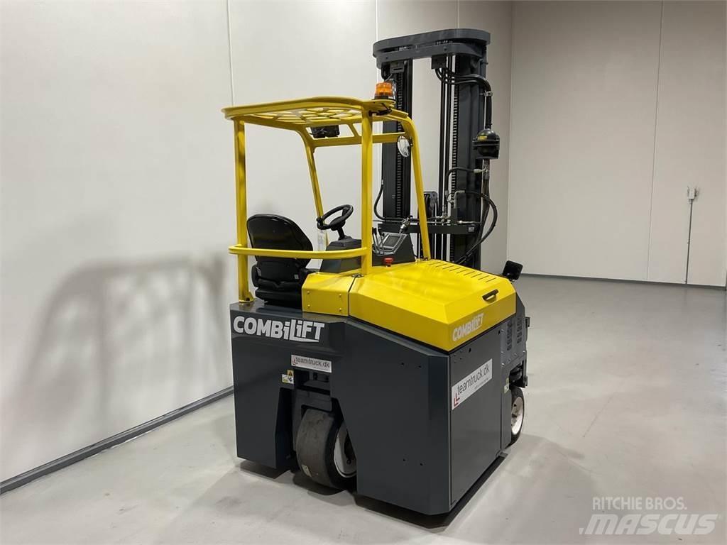 Combilift CBE3000 4방향 리치트럭