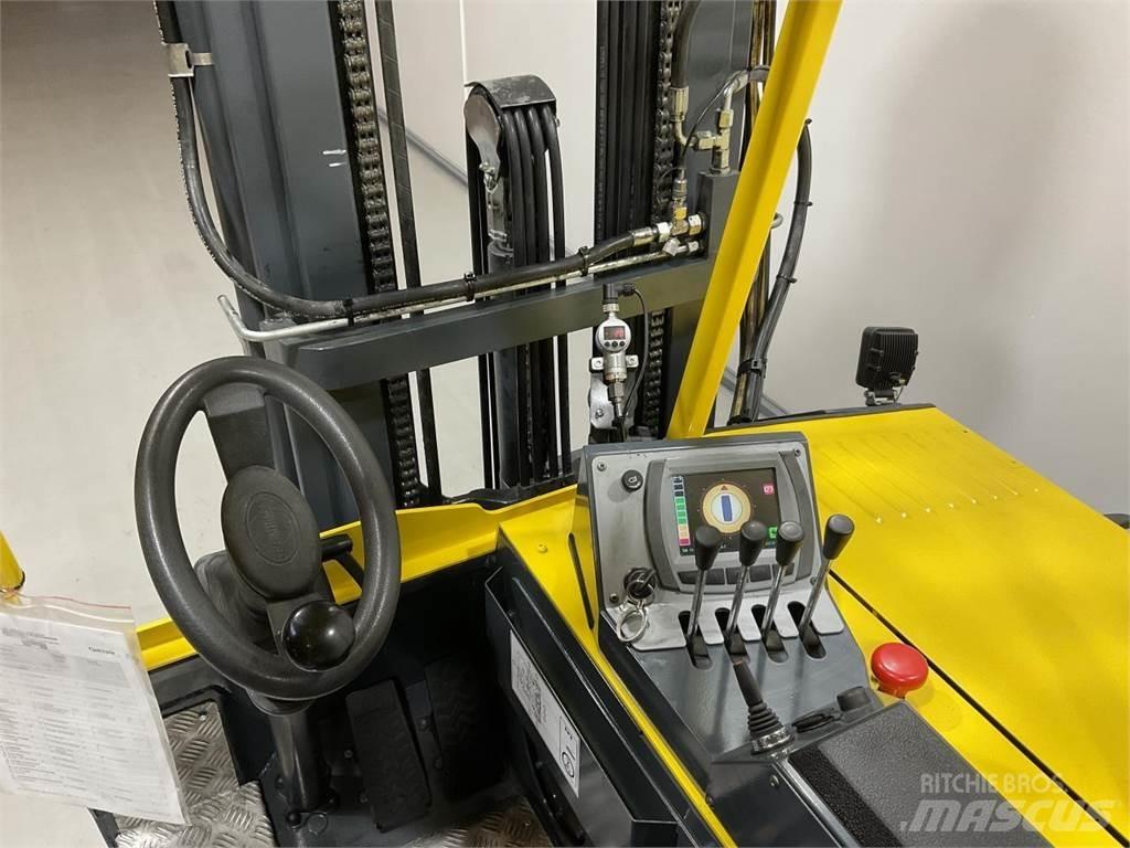 Combilift CBE3000 4방향 리치트럭