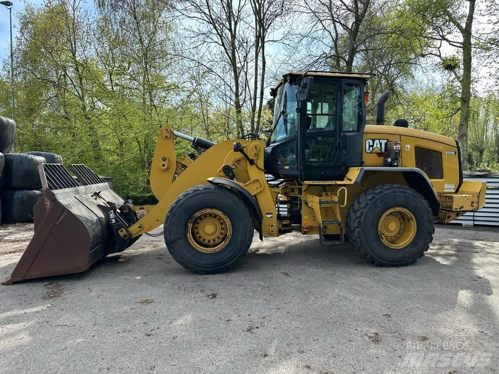CAT 938M  휠로우더