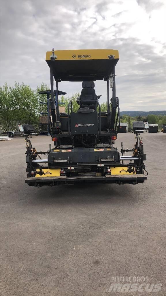 Bomag BF 300 P-2 아스팔트 포장장비