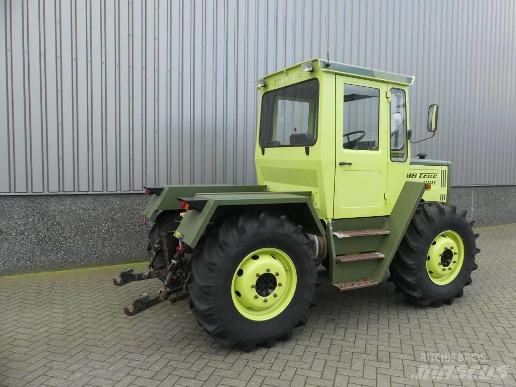 Mercedes-Benz 800 트랙터