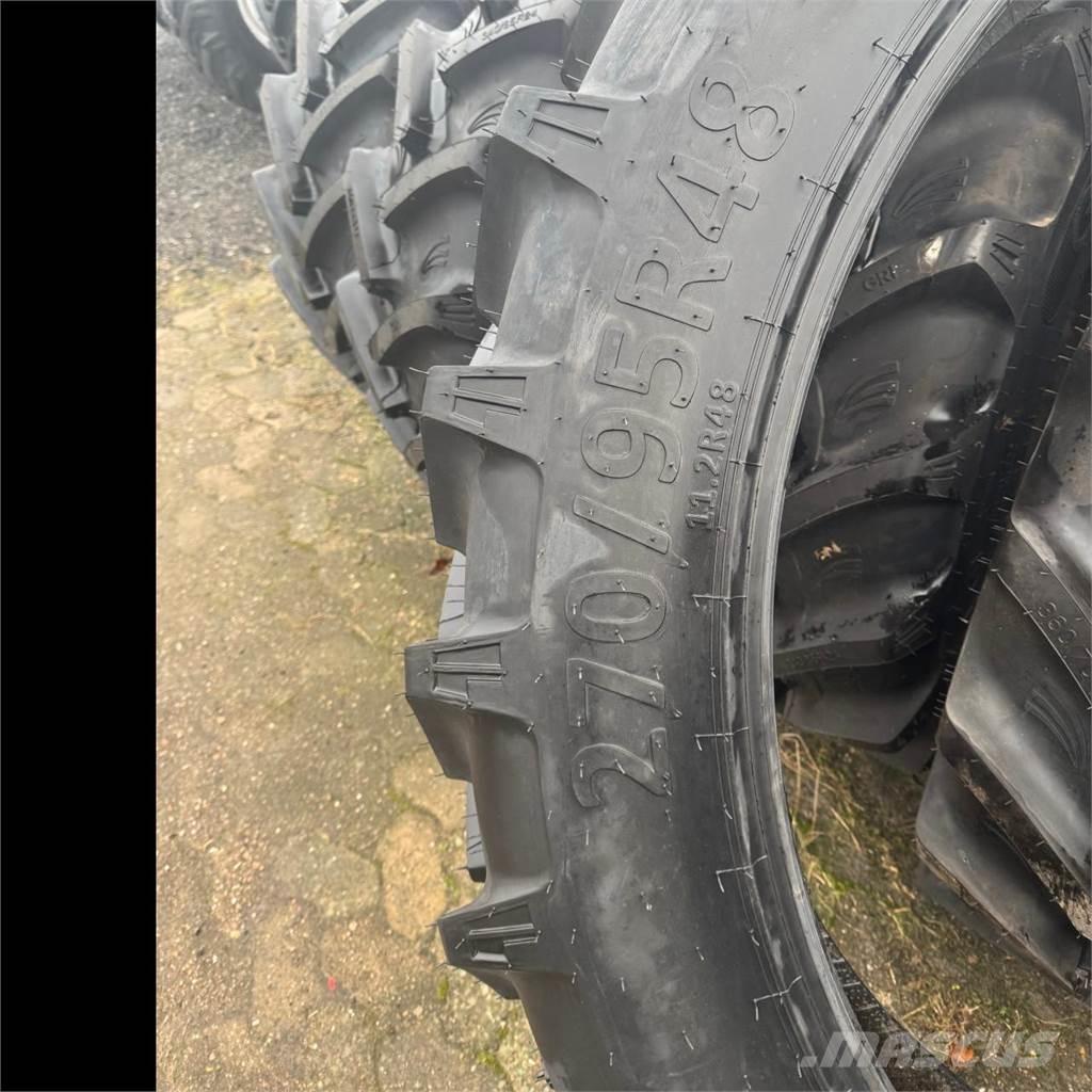  270/95R48 *GRI* 타이어, 휠 및 림