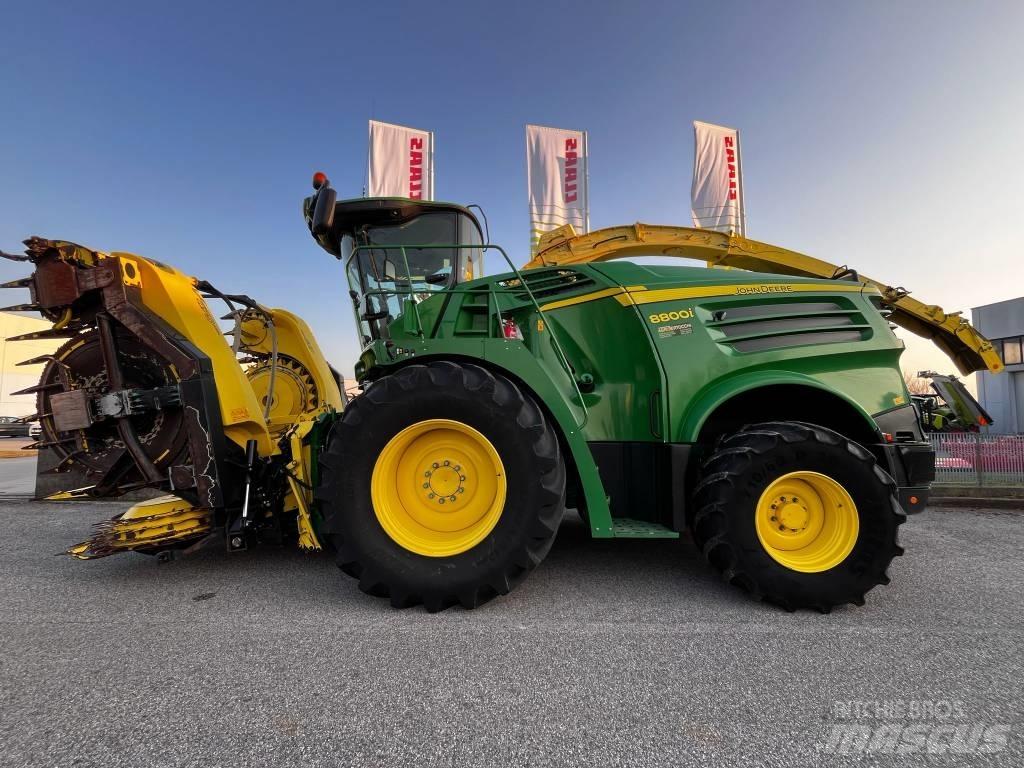 John Deere 8800 자동 초지기계