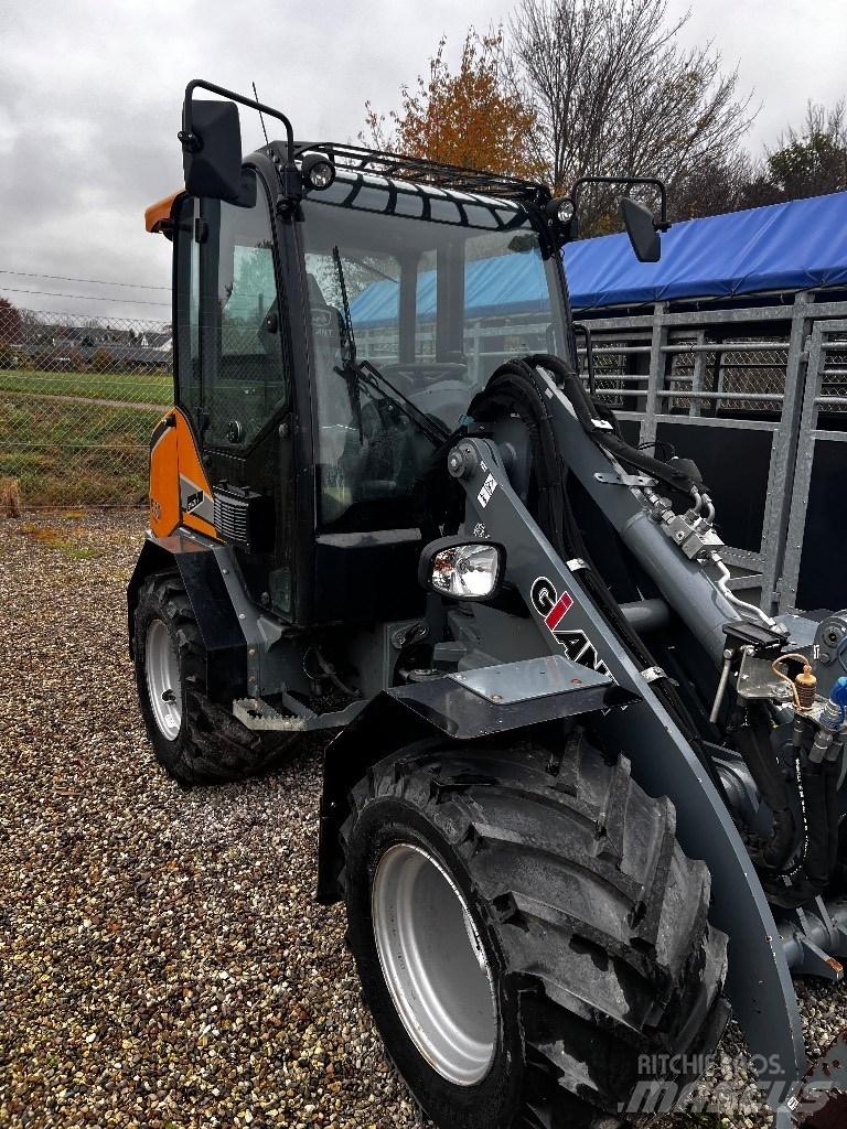 GiANT G3500 미니 로더