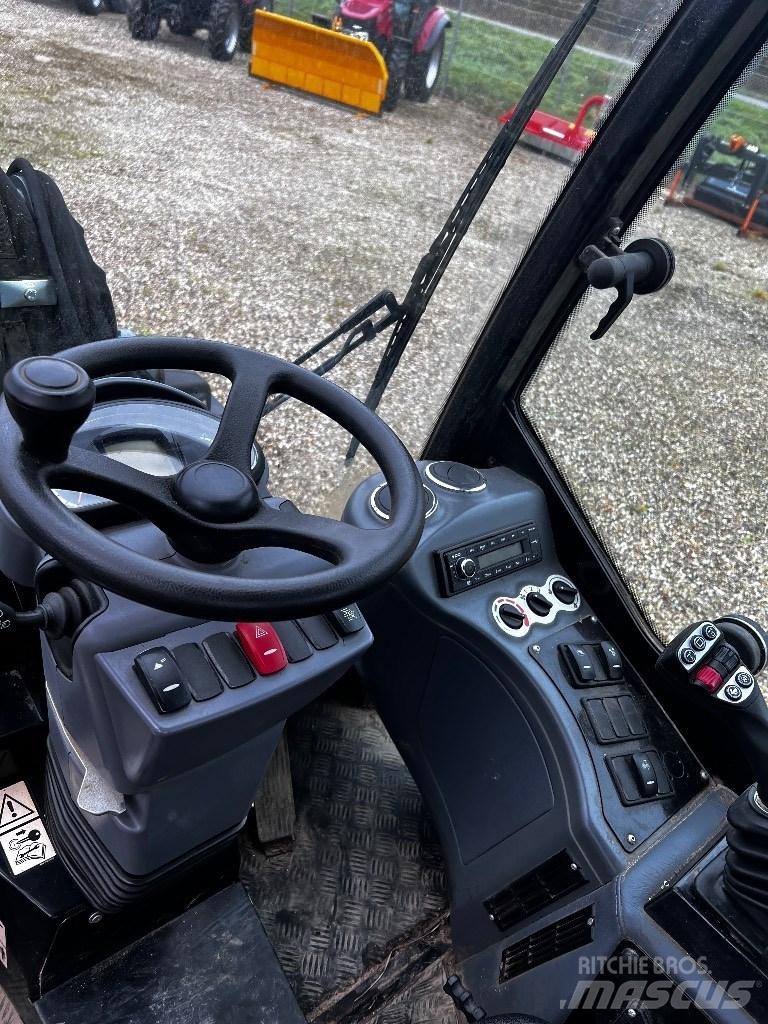 GiANT G3500 미니 로더