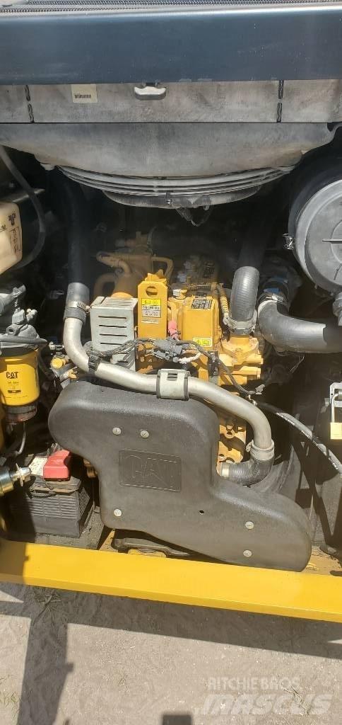 CAT 279 D  스키드로더
