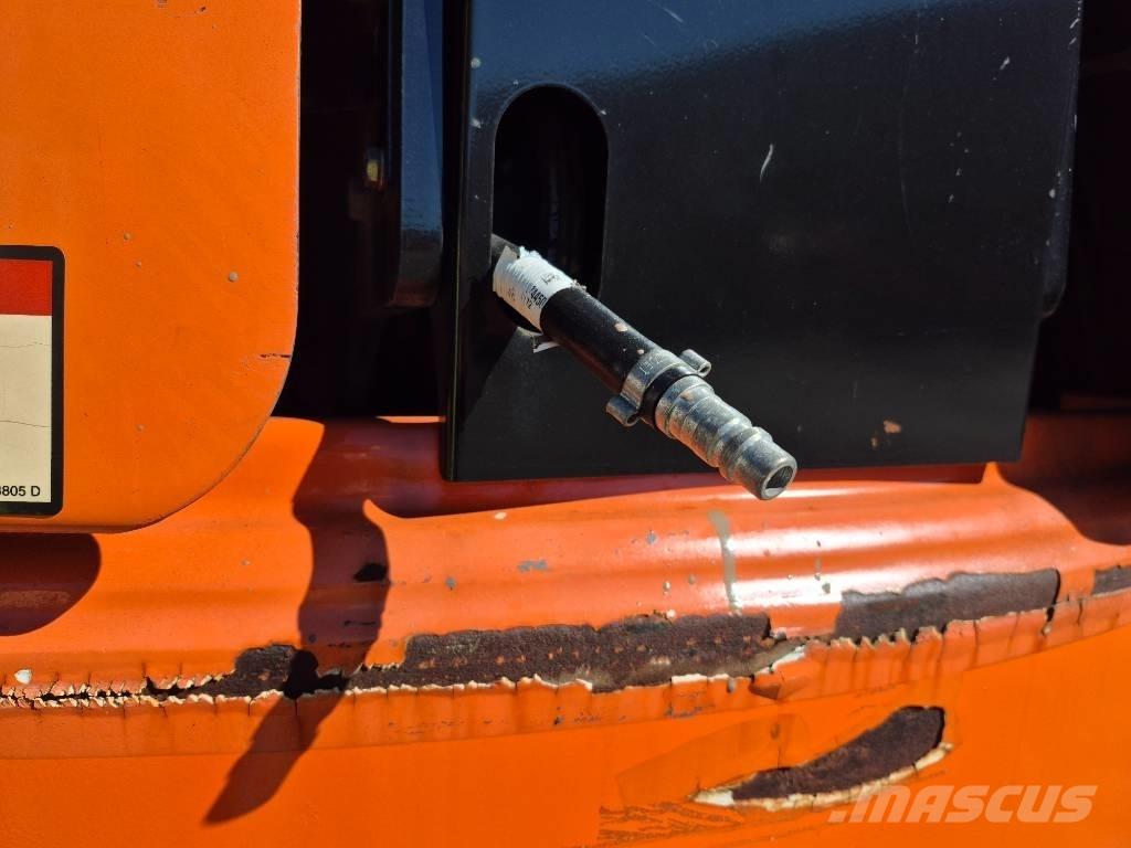 JLG 400 S 견인식 전동이동 리프트