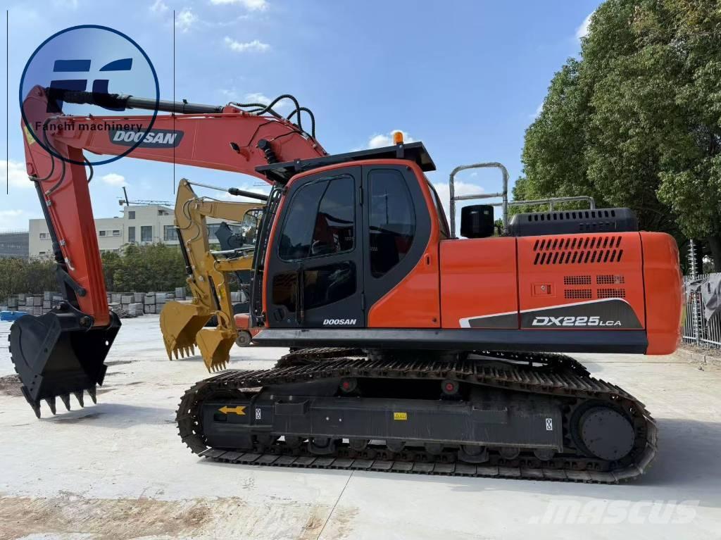 Doosan DX 225 LC 대형 굴삭기 29톤 이상