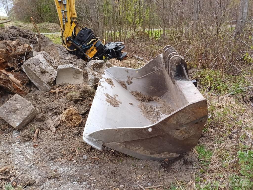 Komatsu PW 160-7E0  휠 굴삭기