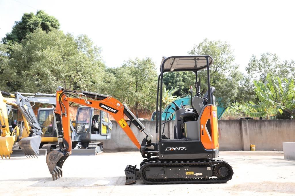 Doosan DX 17 대형 굴삭기 29톤 이상