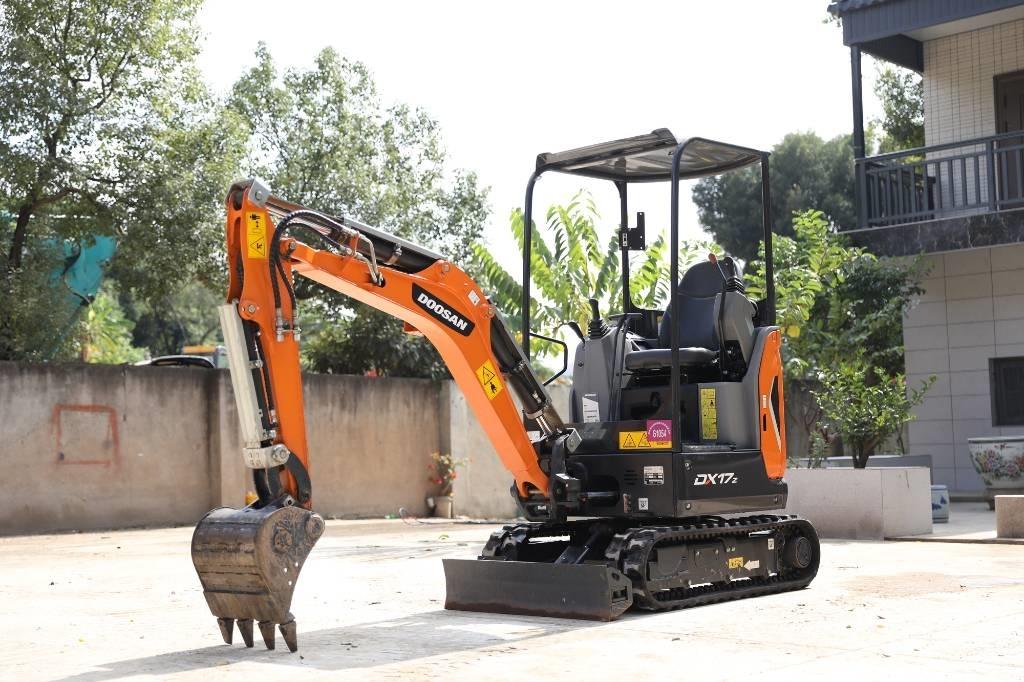 Doosan DX 17 대형 굴삭기 29톤 이상