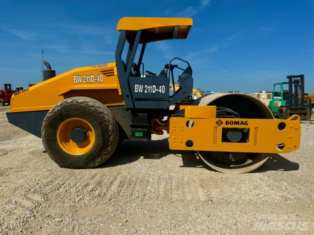 Bomag BW 211 D-40 콤비 롤러