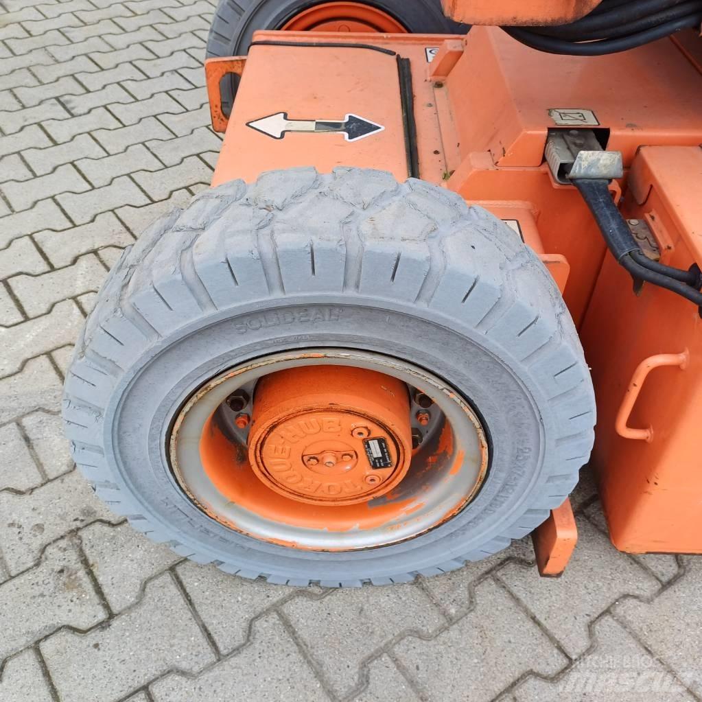 JLG E300AJP 관절형 전동이동 리프트