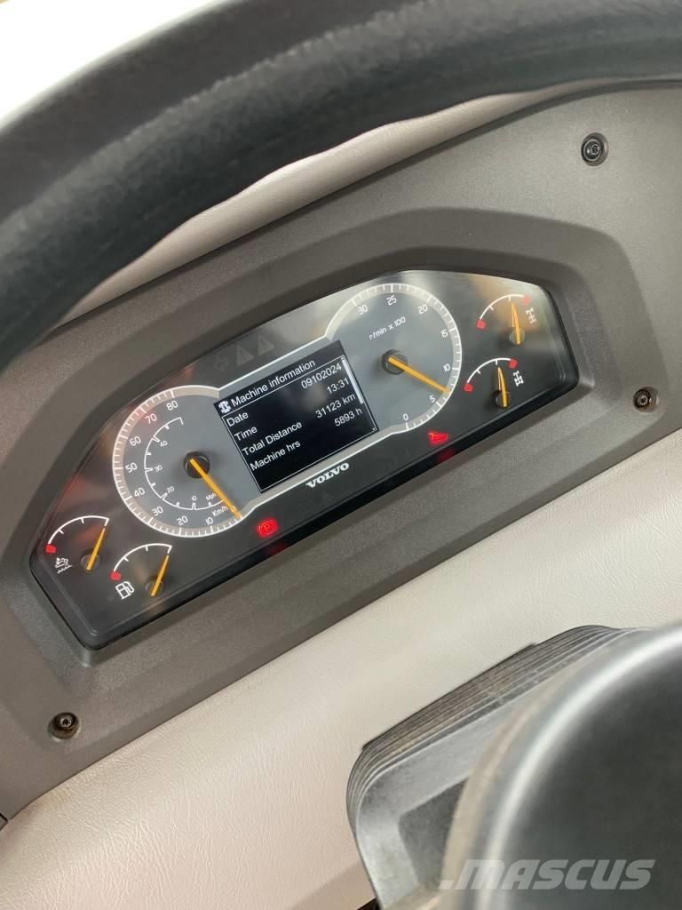 Hitachi ZX 140 W  휠 굴삭기