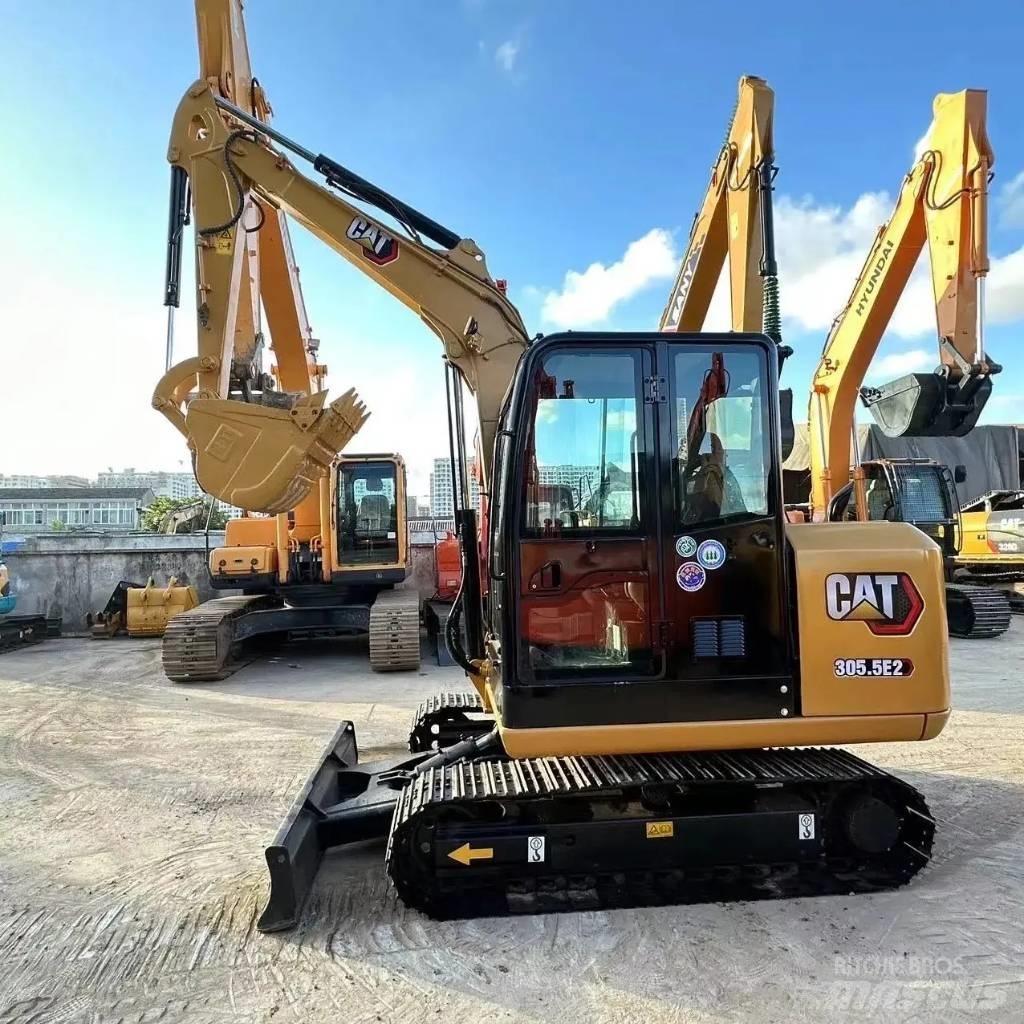 CAT 305.5 소형 굴삭기 7톤 미만
