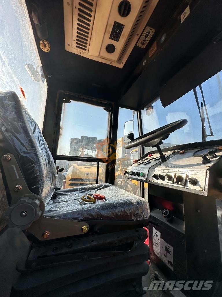 XCMG XD 103 토양 다짐기