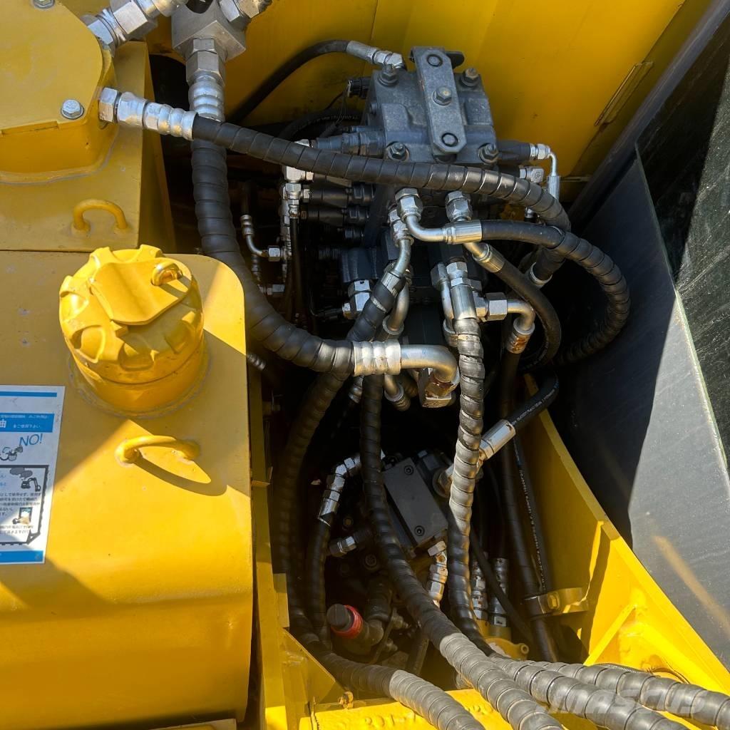 Komatsu PC 70 대형 굴삭기 29톤 이상