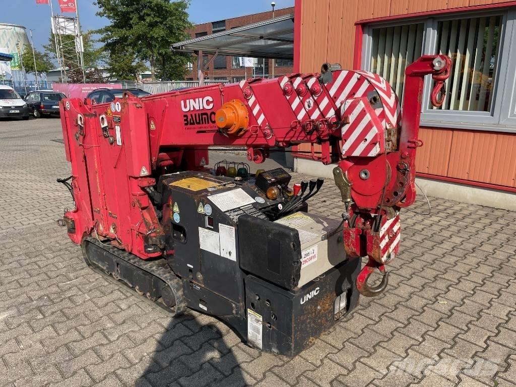 Unic URW-295 미니 크레인