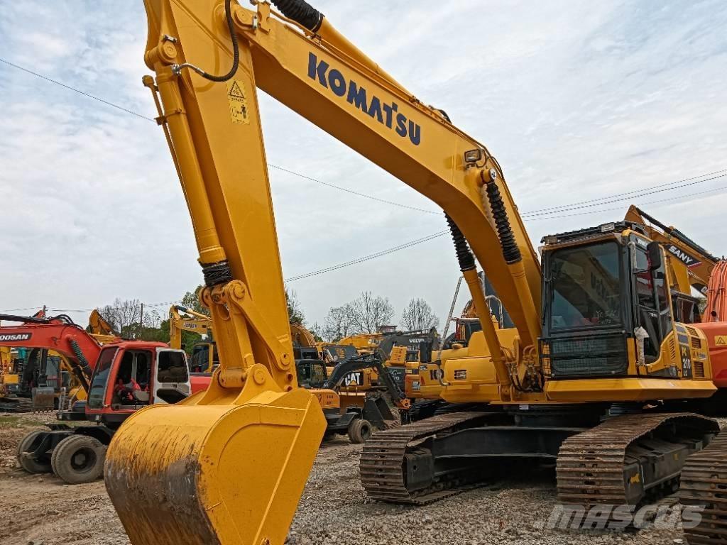 Komatsu PC 210 대형 굴삭기 29톤 이상