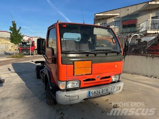 Nissan Cabstar E 패널 화물차