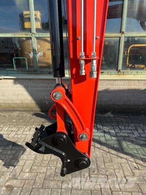 Kubota KX 080-4 중형굴삭기 7톤-28톤