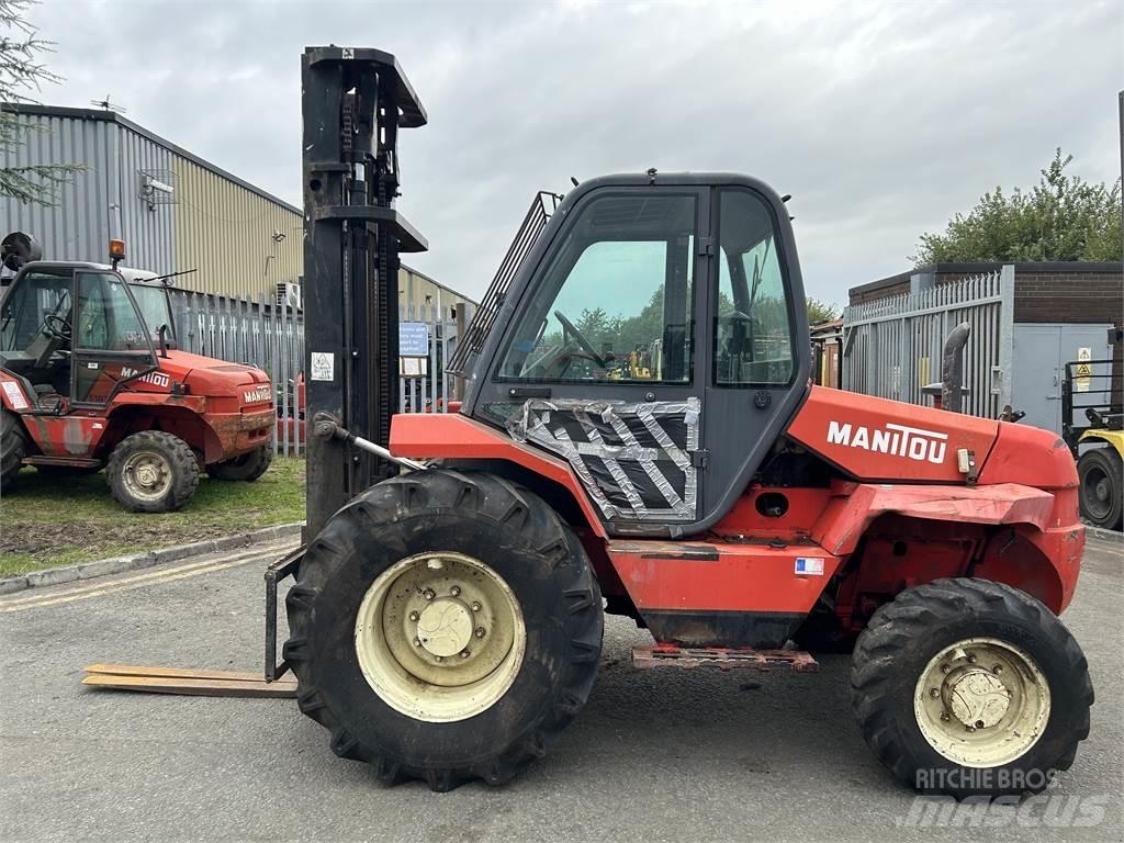 Manitou M26-4 험지용 트럭