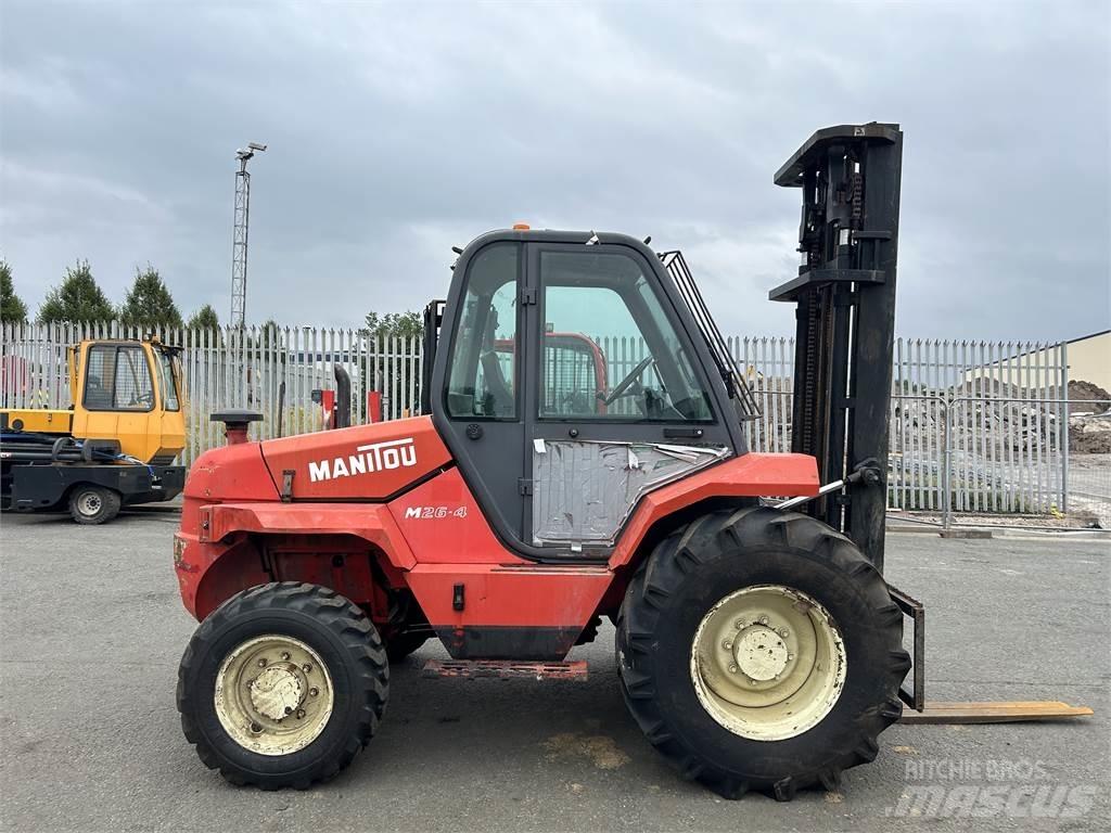 Manitou M26-4 험지용 트럭