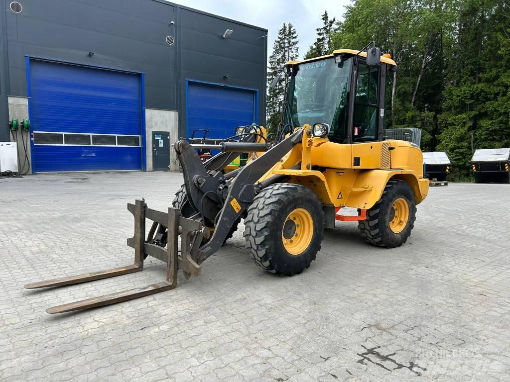Volvo L 30 G  휠로우더