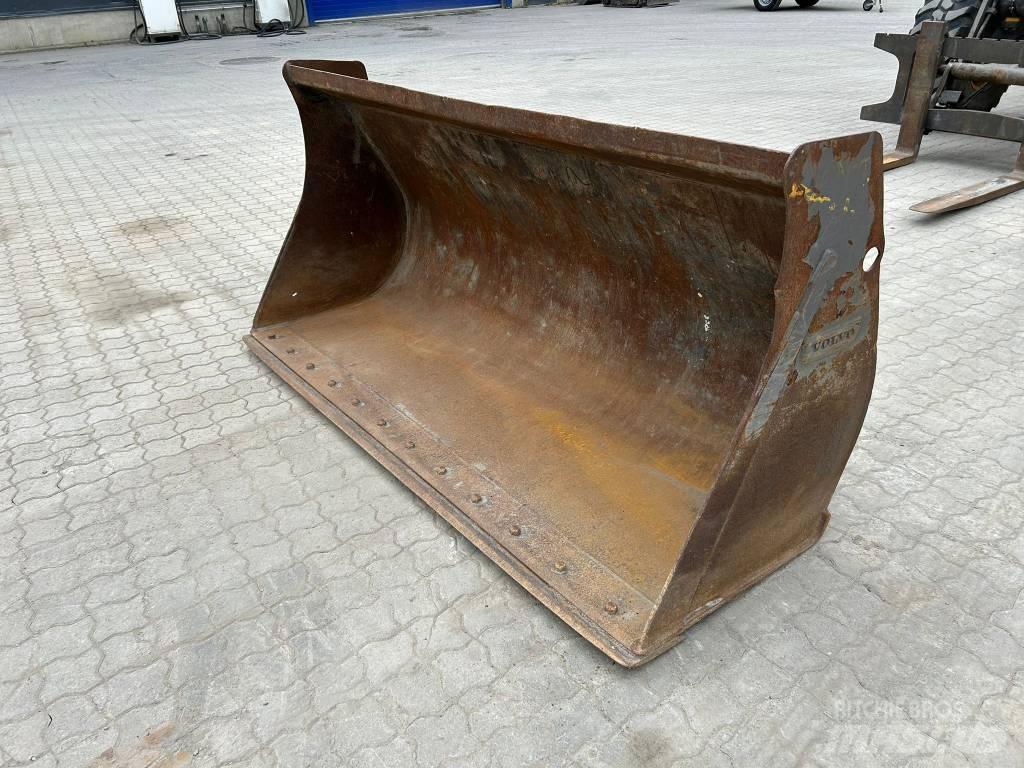 Volvo L 30 G  휠로우더
