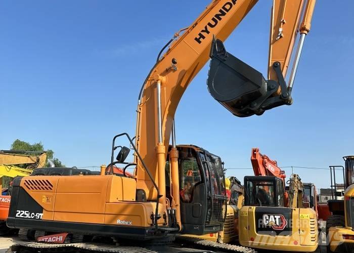Hyundai 225 대형 굴삭기 29톤 이상