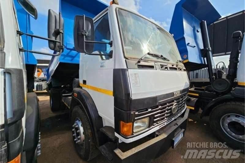 Tata LPK 기타 트럭