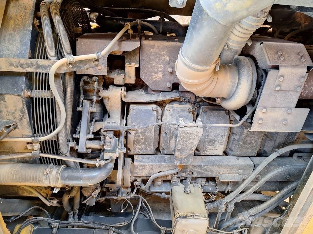 Komatsu HD605-7EO 초대형 덤프 트럭