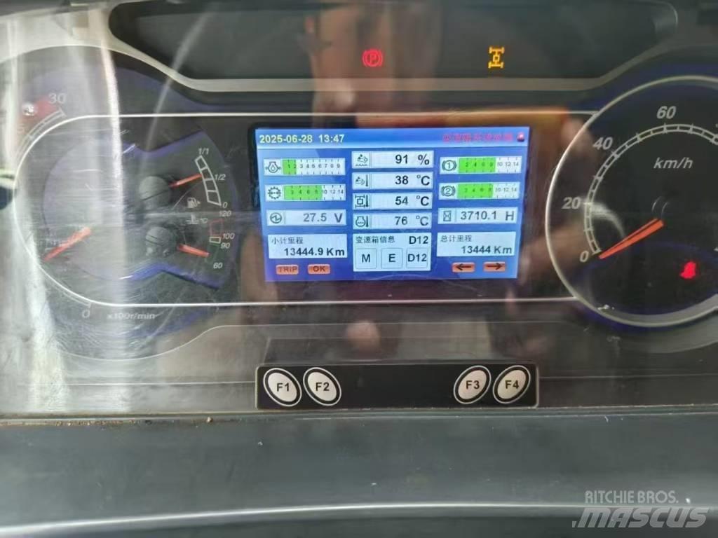 Sany SAC2600C8 A/T 크레인