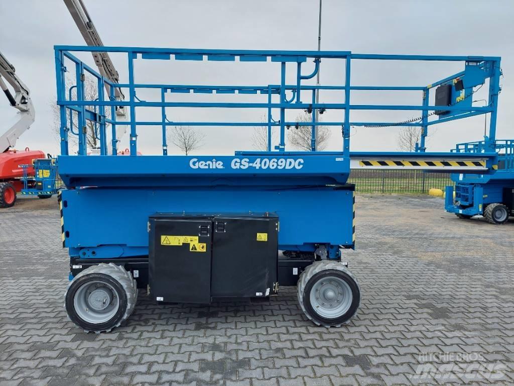 Genie GS 4069 DC 가위형 리프트