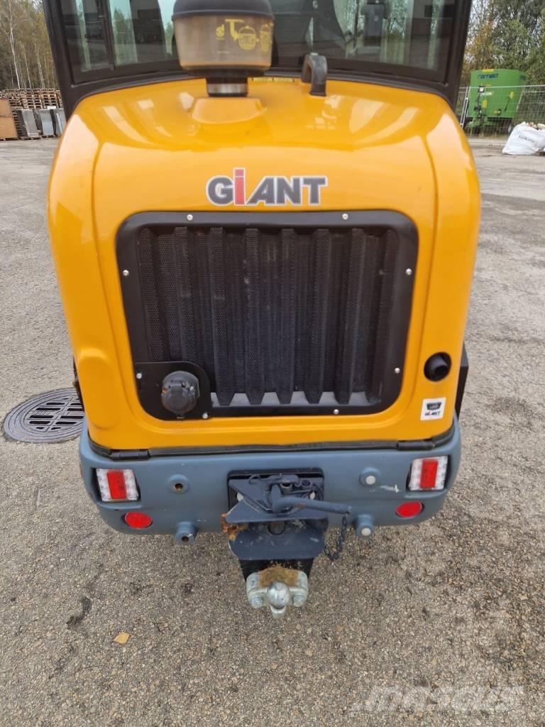 GiANT G 2500 HD  휠로우더
