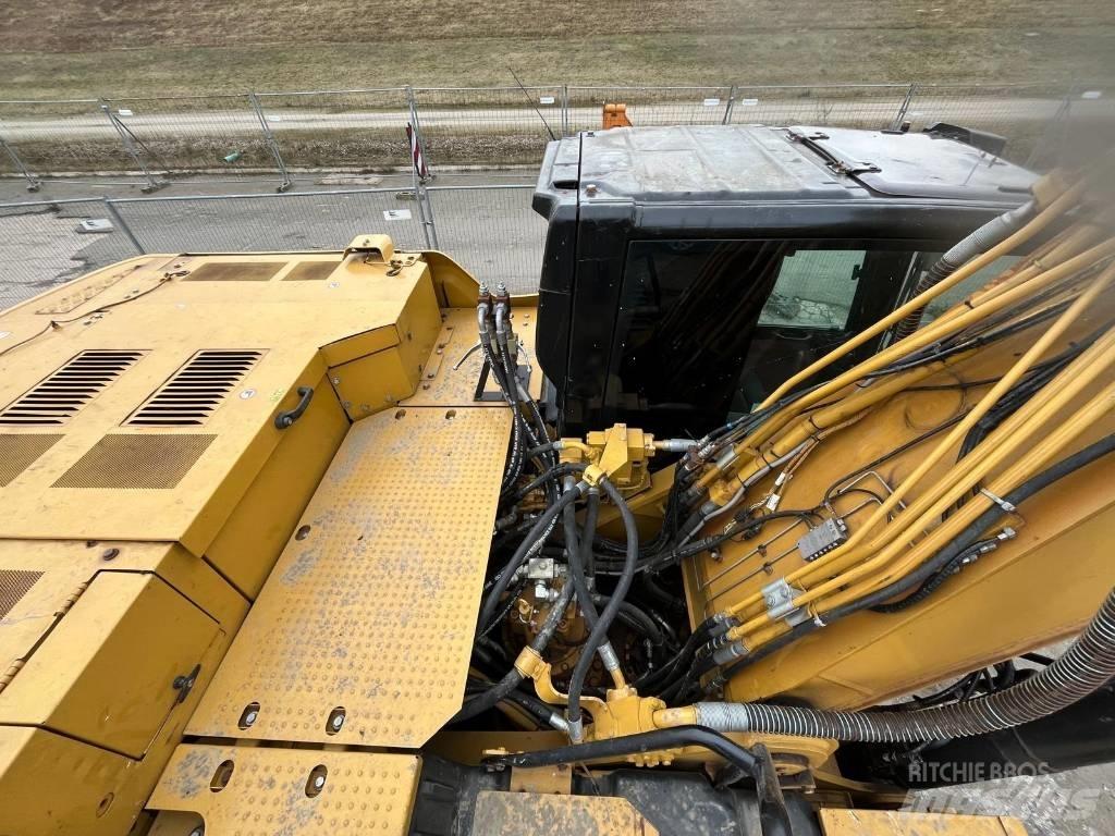 CAT 330 대형 굴삭기 29톤 이상