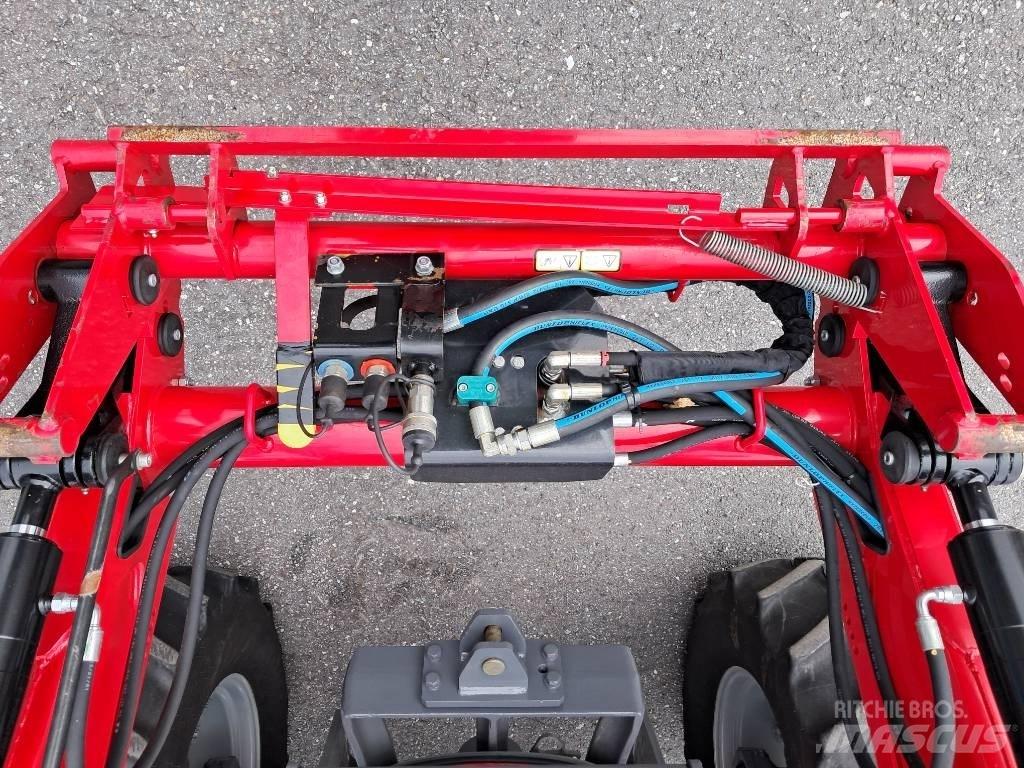 Massey Ferguson 4707 트랙터