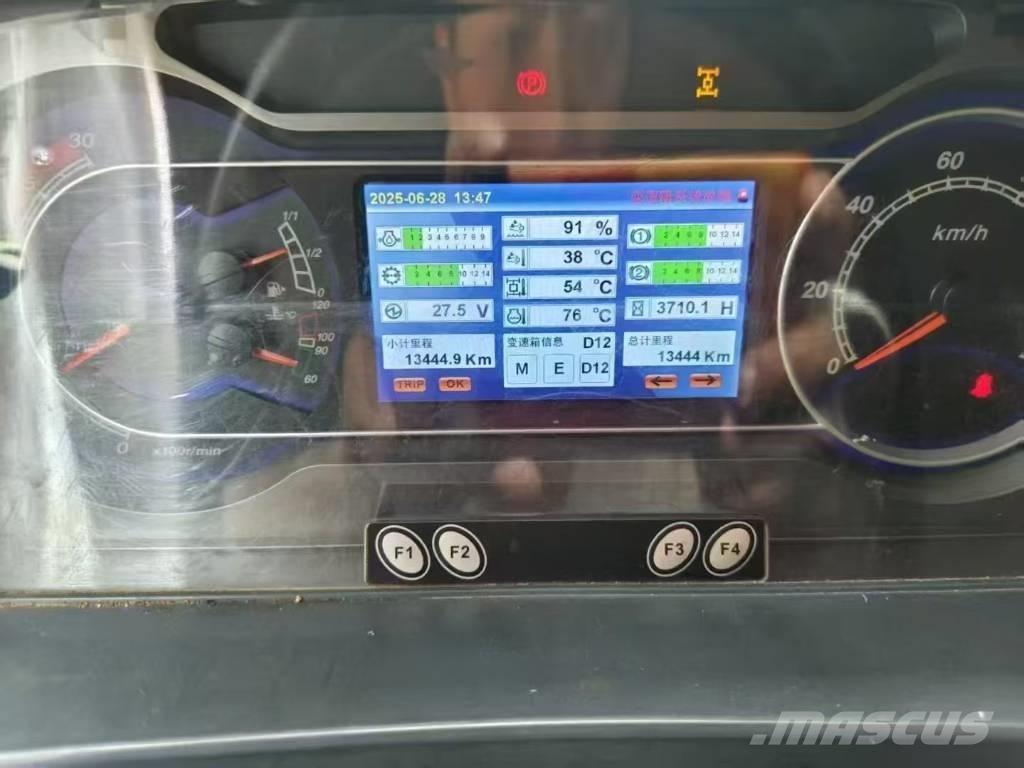 Sany SAC2600C8 A/T 크레인