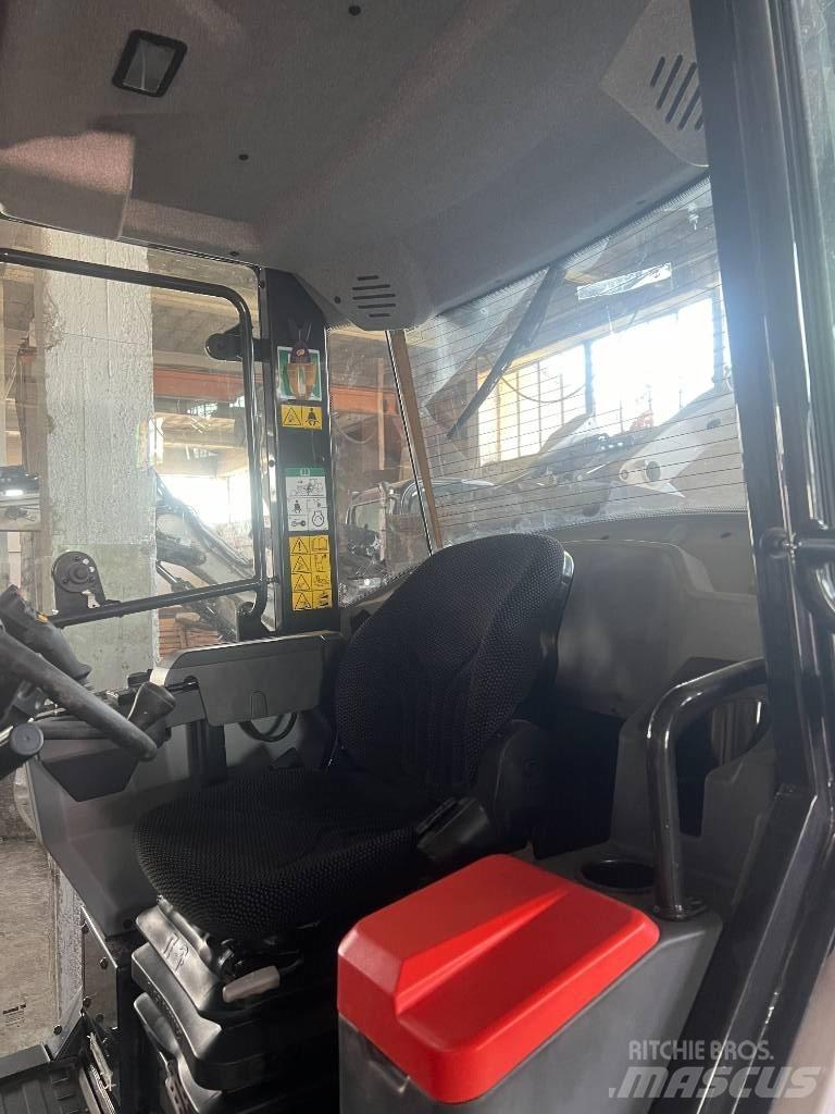 Bobcat L 85  휠로우더