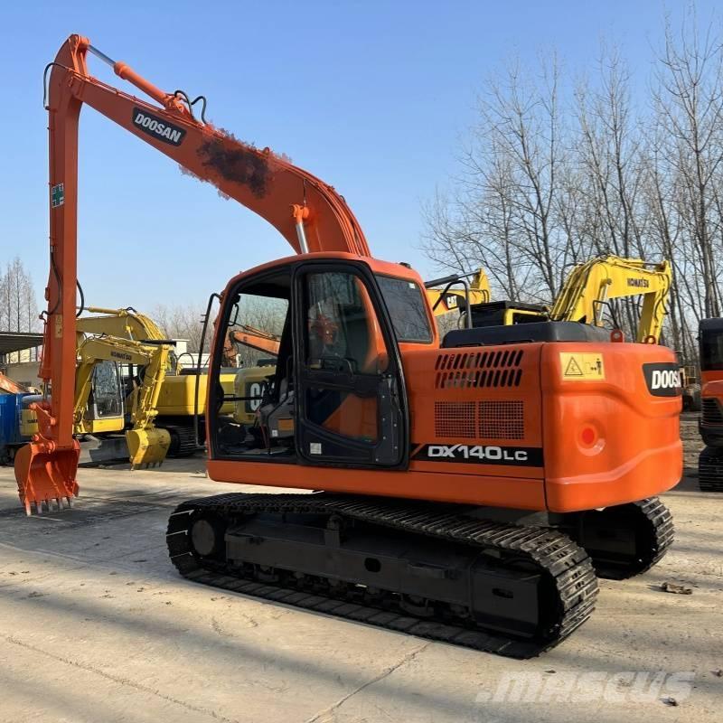 Doosan DX 140 중형굴삭기 7톤-28톤