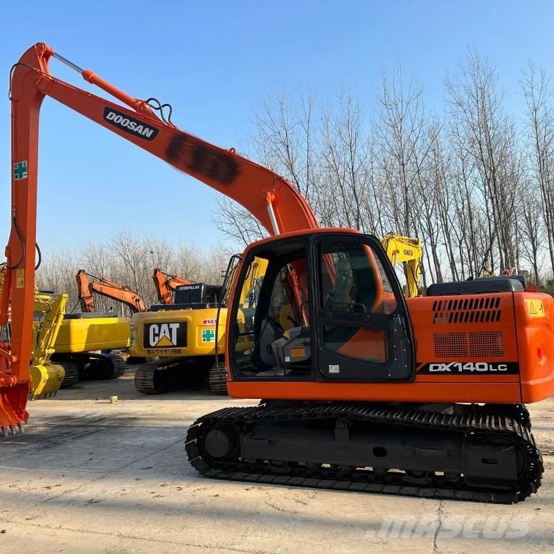 Doosan DX 140 중형굴삭기 7톤-28톤