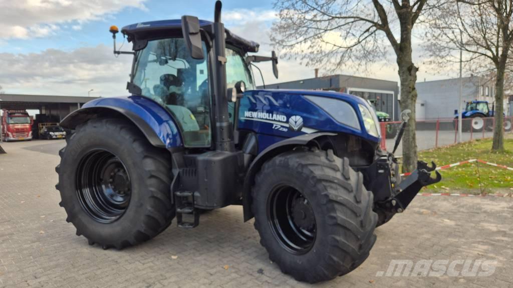 New Holland T 7.230 트랙터