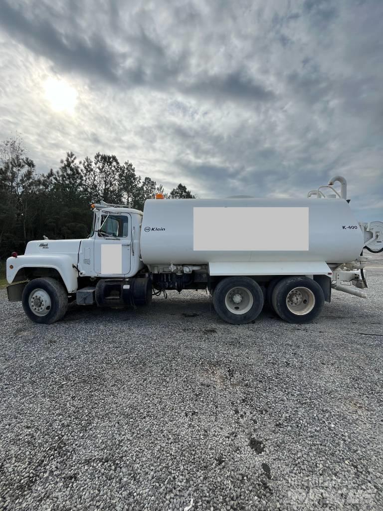 Mack RD 688 급수차